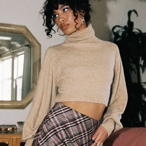 Zahara Cropped Turtleneck Sweater Beige