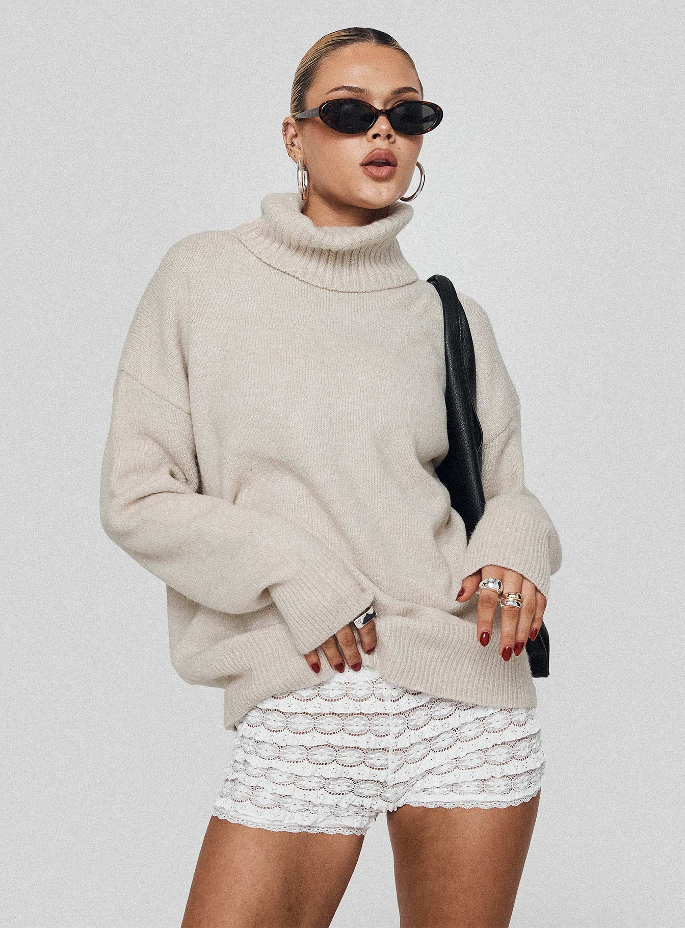 Angelis Lace Shorts White - Image 9