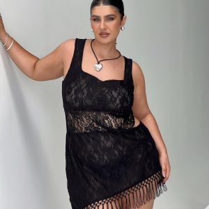 Dakarie Lace Mini Dress Black Curve