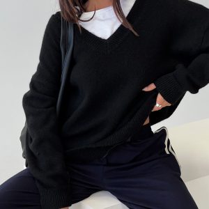 Stay The Night V Neck Knit Sweater Black