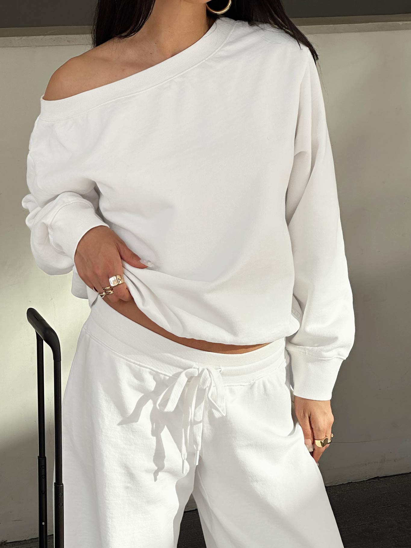 Wellness Off The Shoulder Jumper Washed White - Image 9