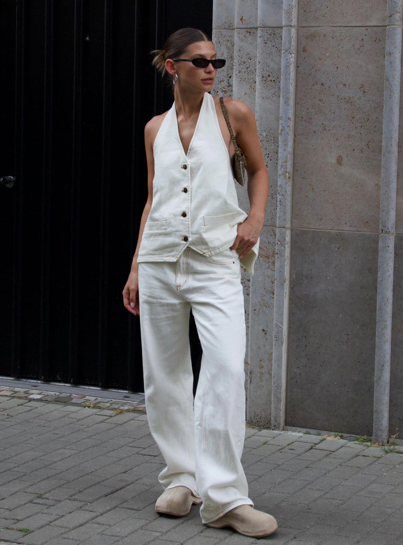 Top Model Low Rise Straight Leg Jeans Porcelain - Image 11