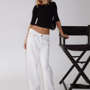 Top Model Low Rise Straight Leg Jeans Porcelain