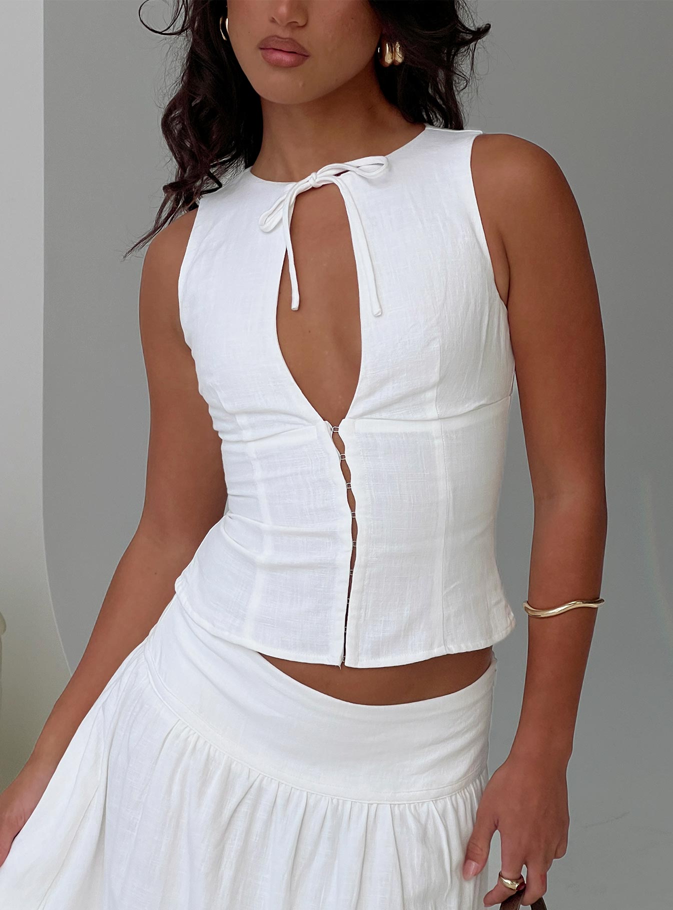 Alissea Keyhole Linen Blend Top White - Image 9