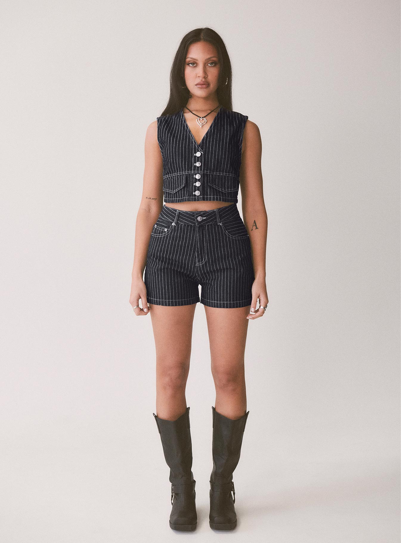 Rathlyn Pinstripe Shorts Dark Denim - Image 2