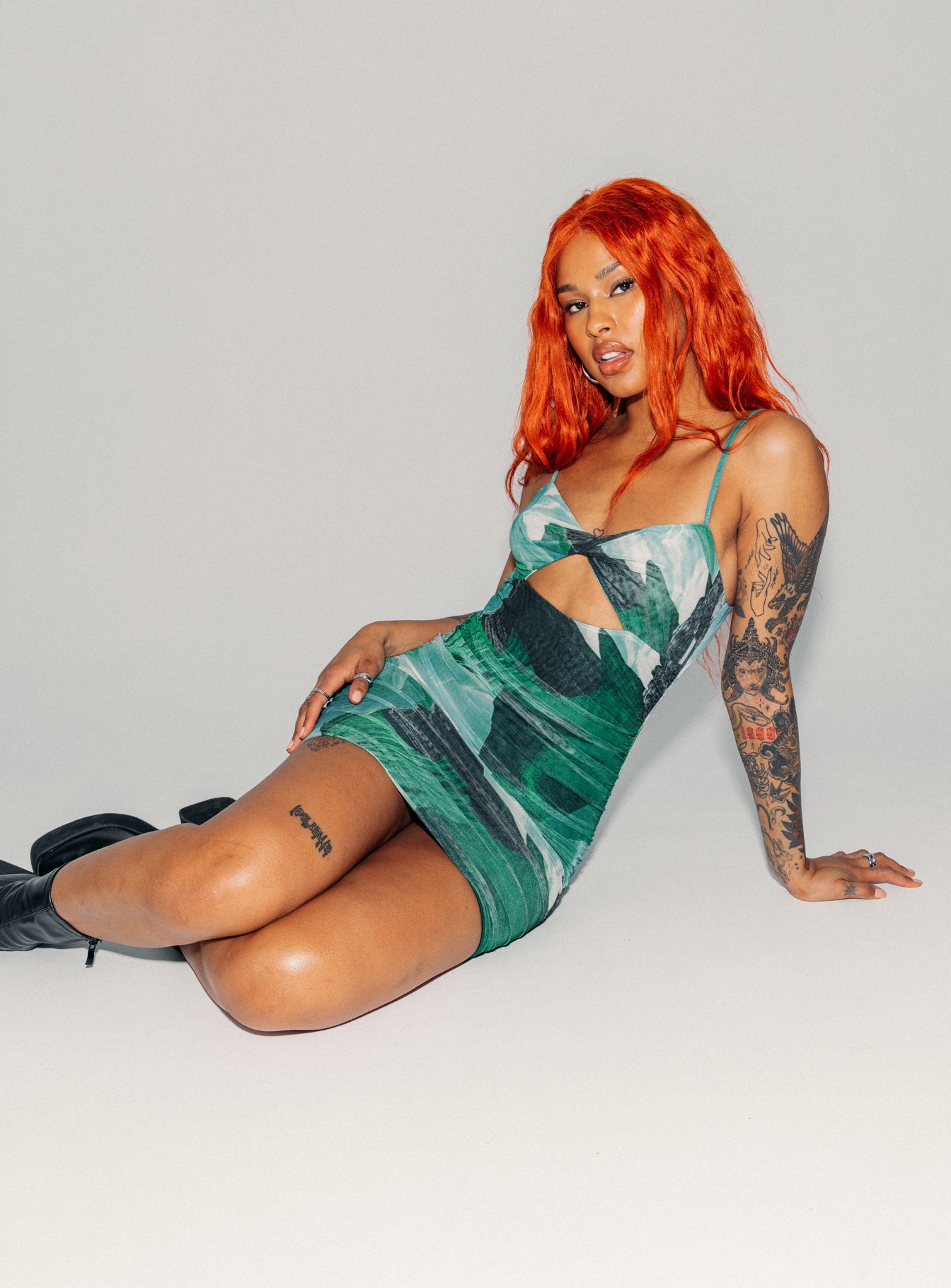 Poison Ivy Mini Dress Green - Image 2