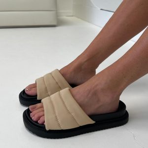 Levin Flats Beige / Black