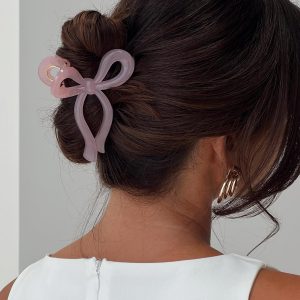 With A Bow Hair Clip Pink
