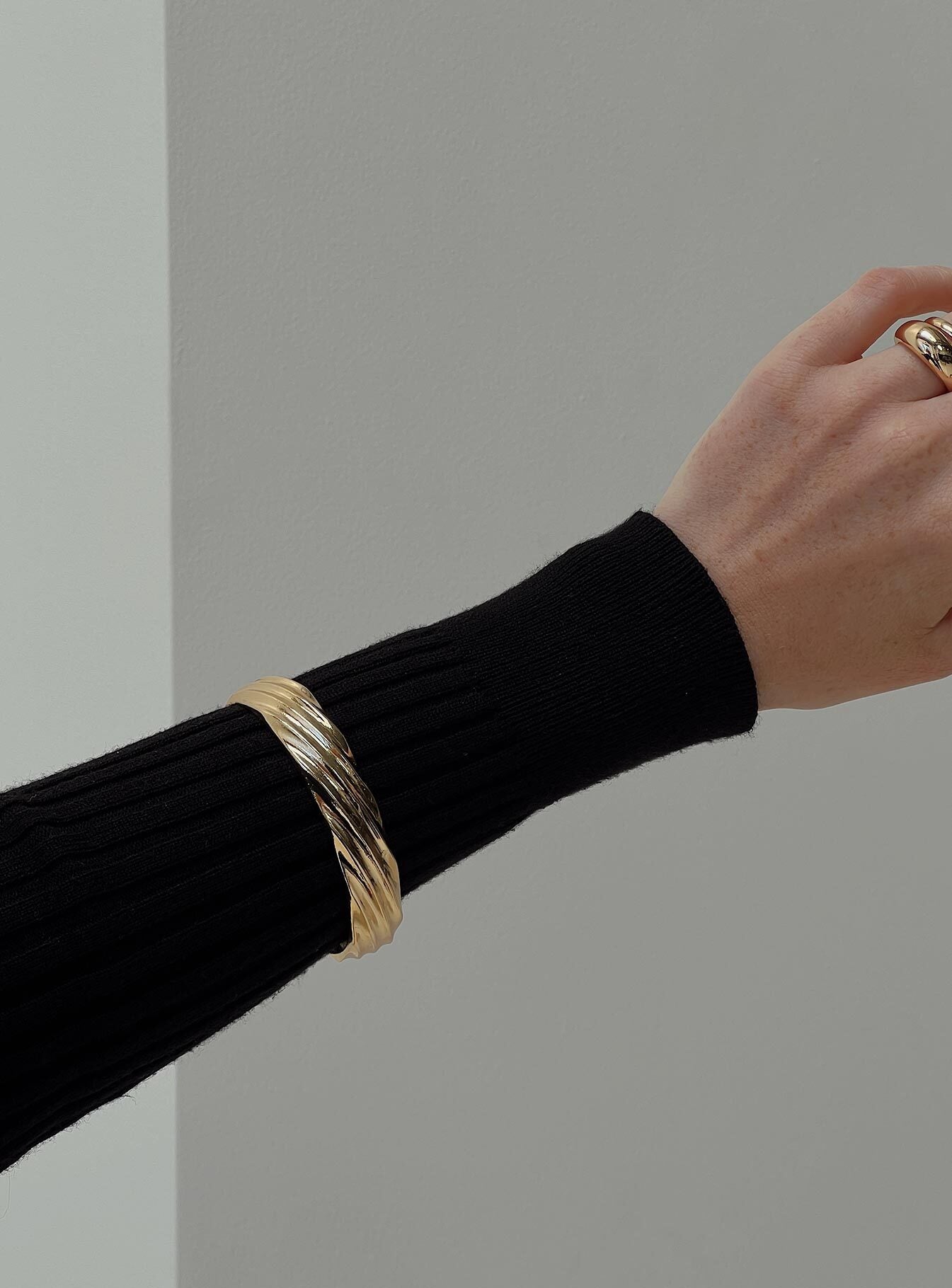 Henner Cuff Gold