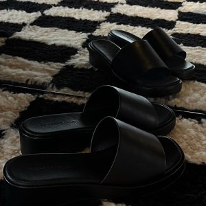 Delia Sandals Black