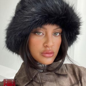 Avaah Fluffy Hat Black