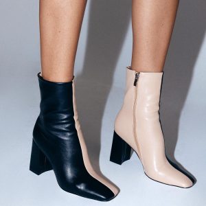 Two Sided Story Boots Black and Cream