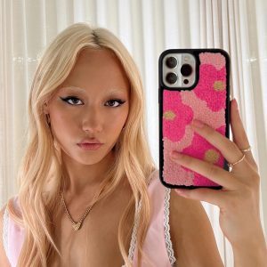 Klova Textured iPhone Case Pink