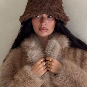 Frosty Fluffy Hat Chocolate