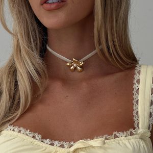 Finlie Tie Flower Choker Gold