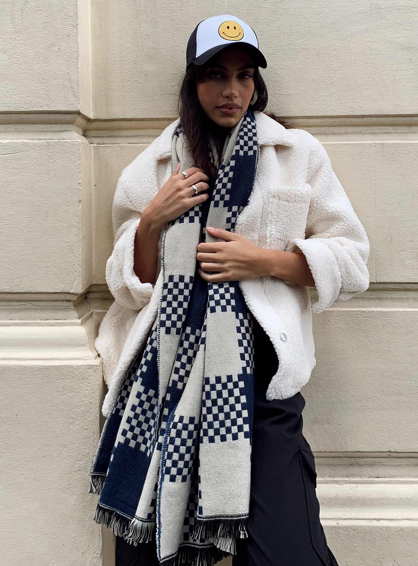 Ruthie Check Scarf Navy / White - Image 4