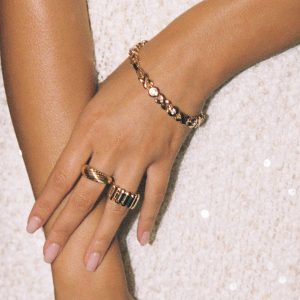 With A Kiss Bracelet Gold