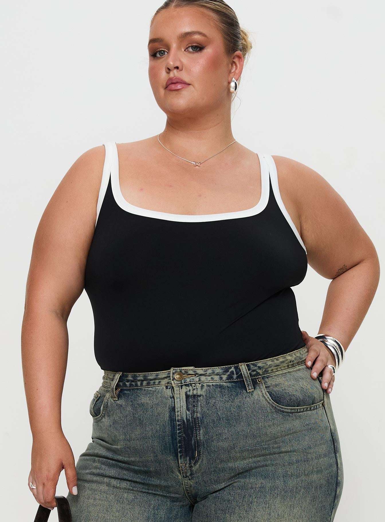 Astrea Bodysuit Black / White Curve - Image 2