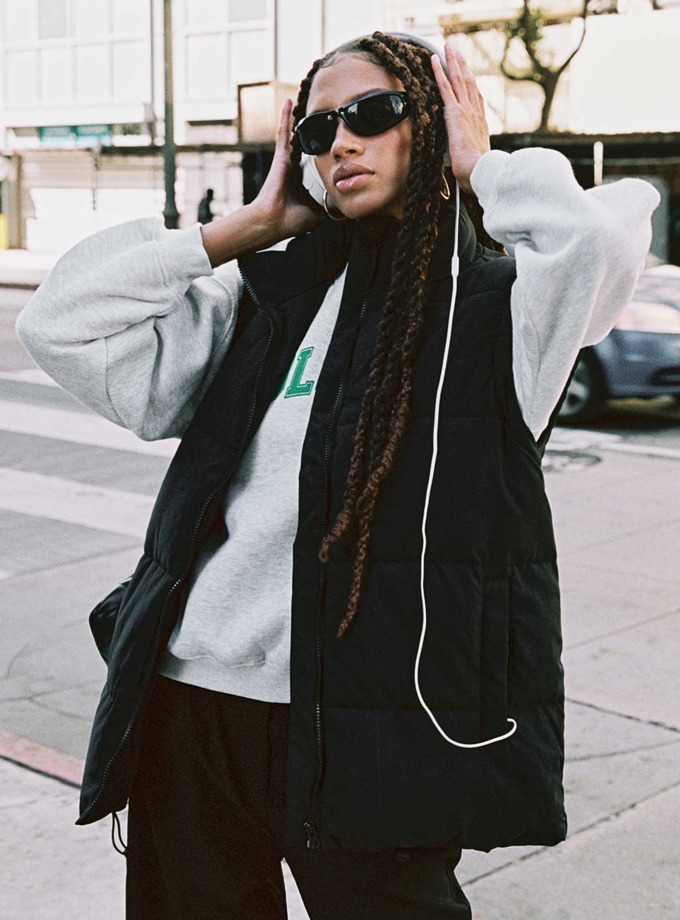 Edison Puffer Vest Black - Image 6