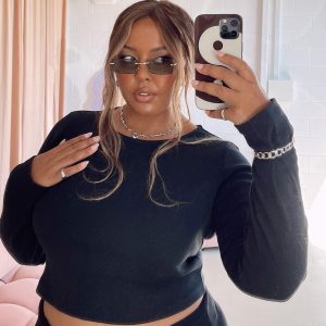 Classic Long Sleeve Crop Tee Black Curve