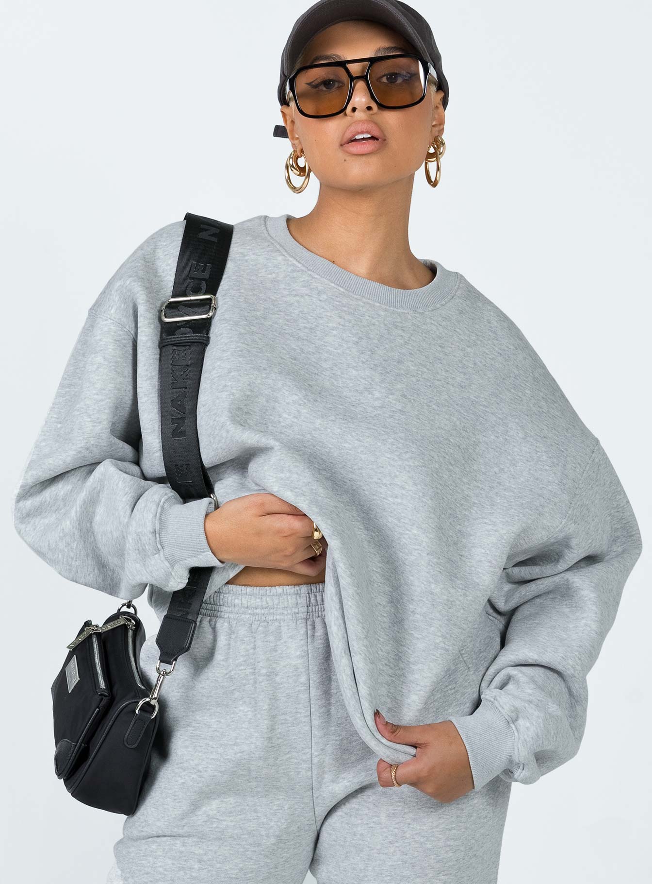 Club Basic Crewneck Sweatshirt Grey - Image 2