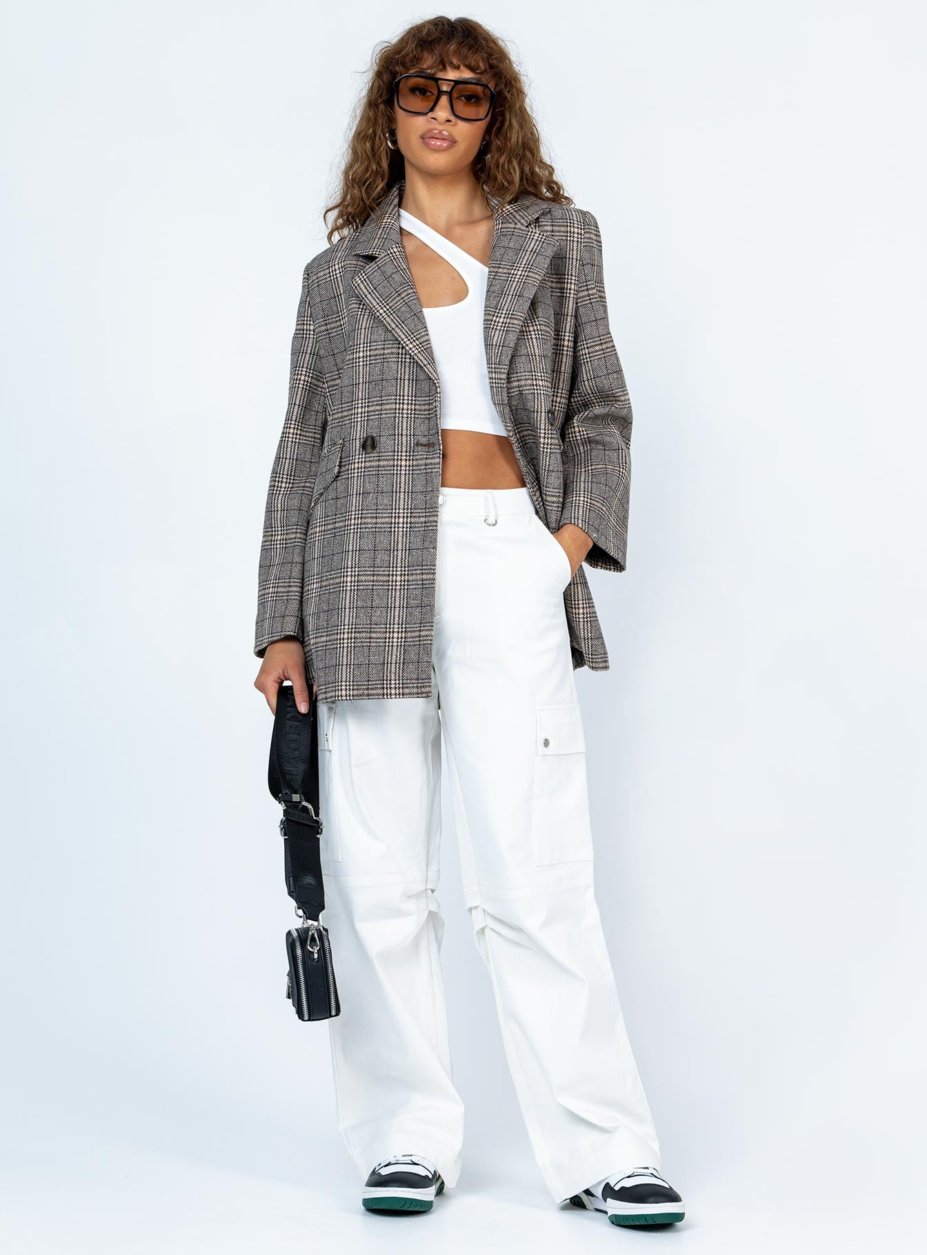 Jarlina Coat Check - Image 2