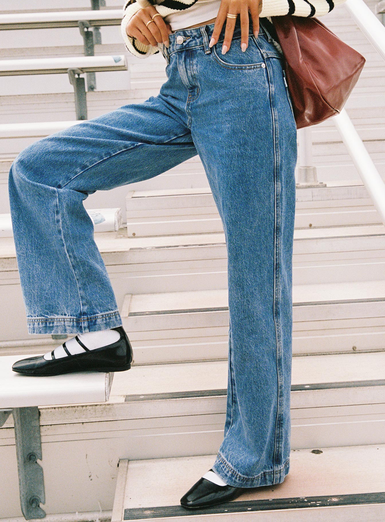 Jankins Low Rise Straight Leg Jeans Mid Wash - Image 7