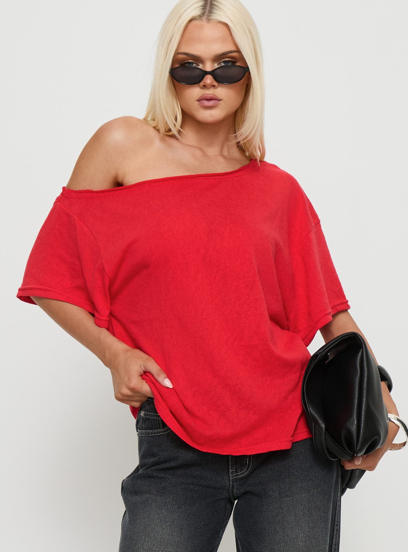 Winny Off Shoulder Tee Red - Image 2