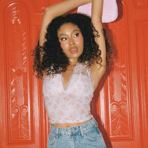 Typha Top White Floral