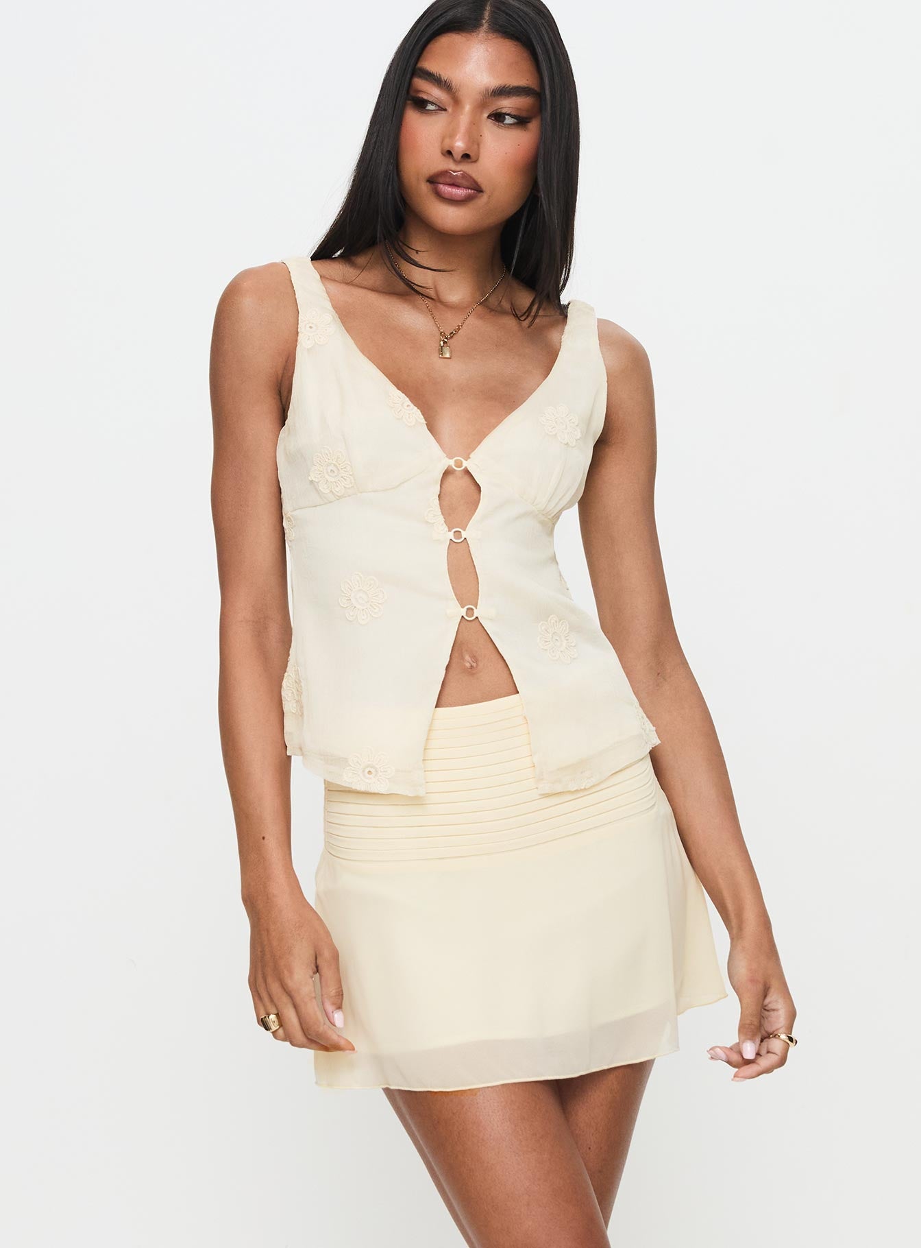 Letting Go Gathered Waist Mini Skirt Cream - Image 2