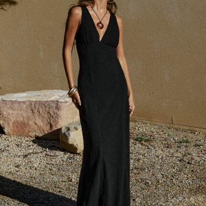Verde Linen Blend Maxi Dress Black