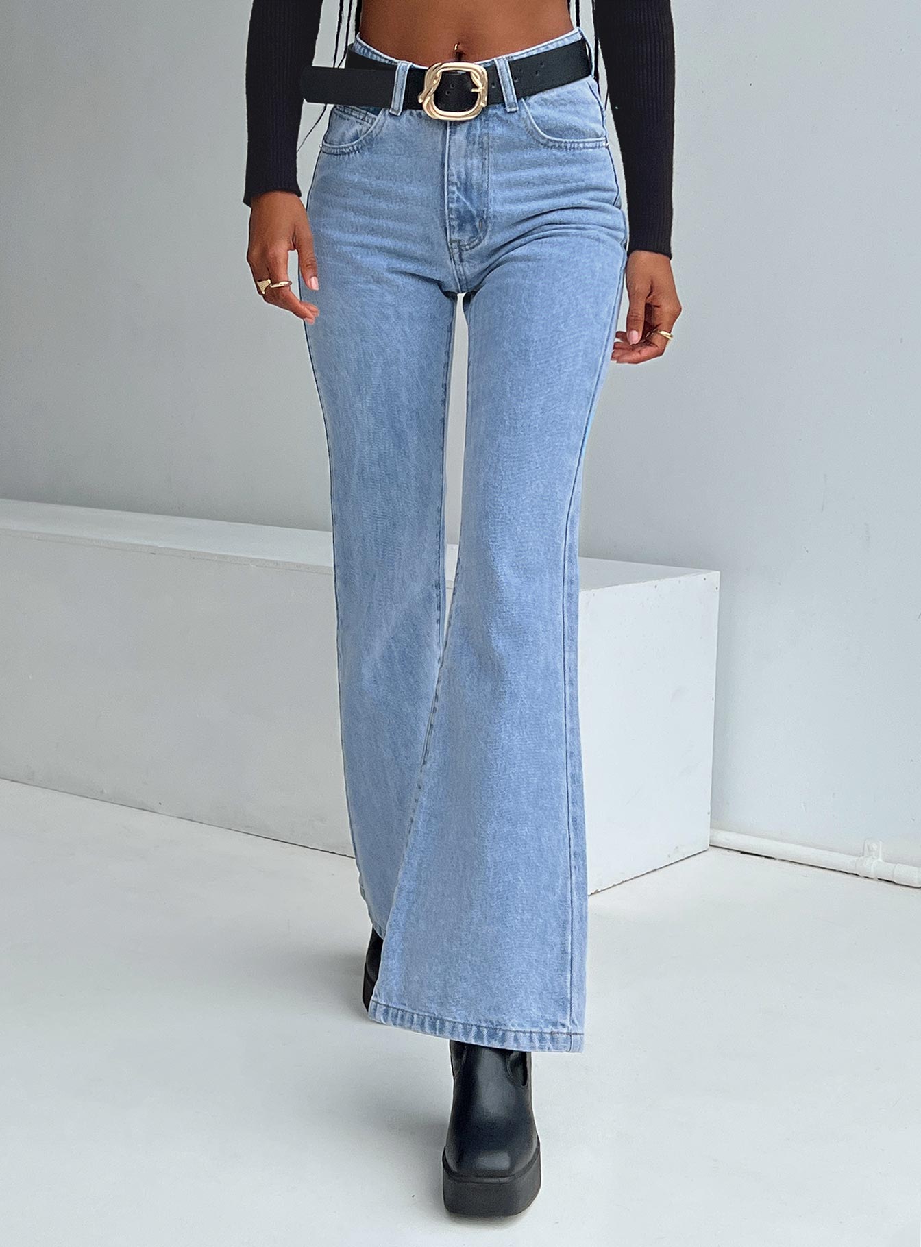 Cabarita Lounge Denim Jeans Mid Wash - Image 2
