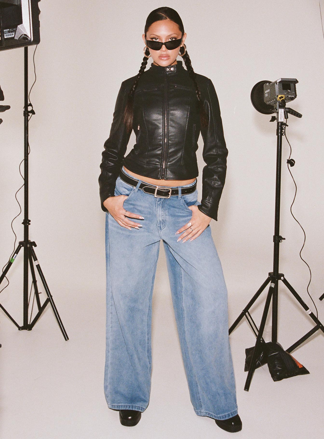 Naylor Mid Rise Wide Leg Jeans Light Blue Wash - Image 13