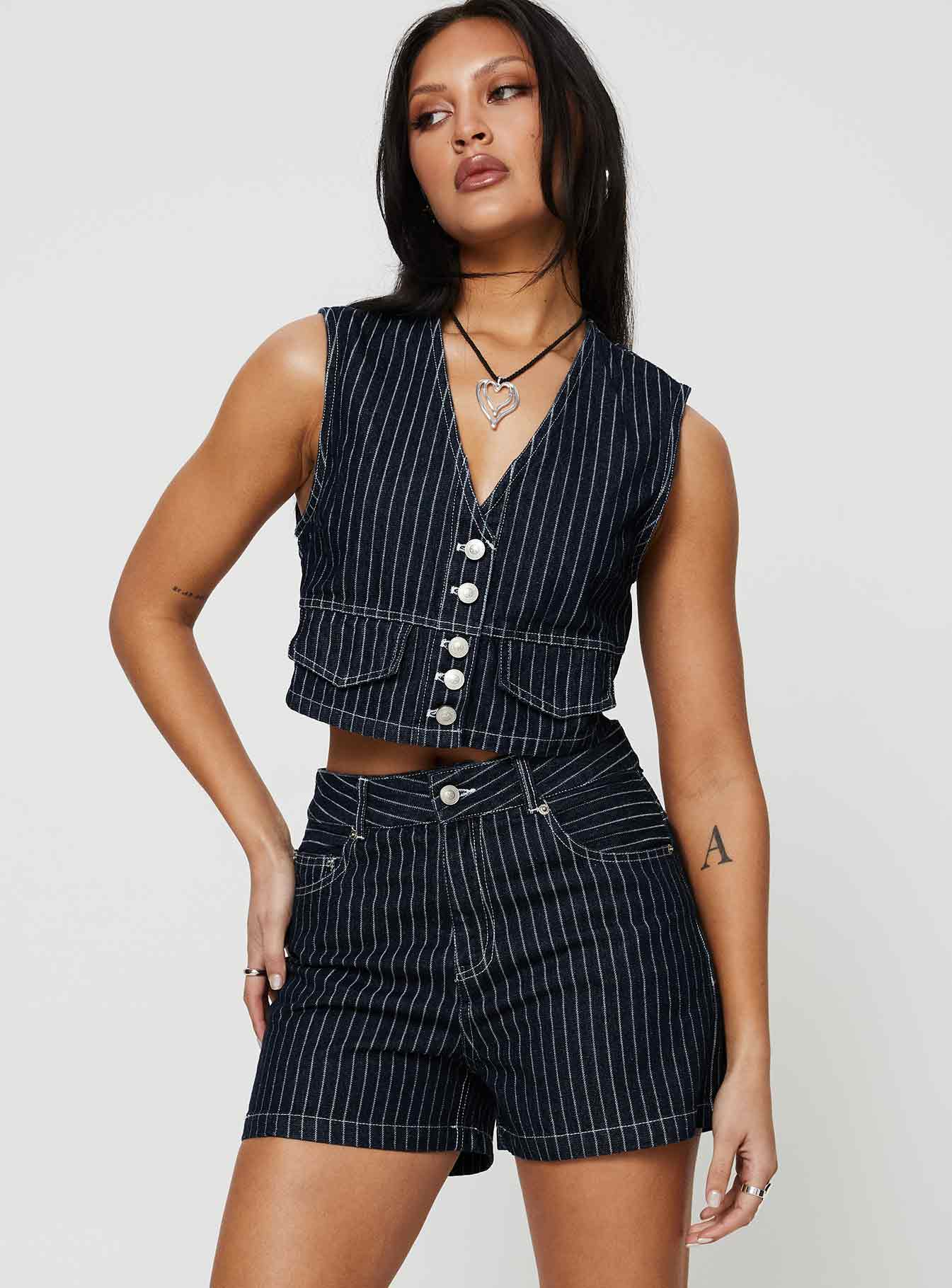 Rathlyn Pinstripe Shorts Dark Denim - Image 3