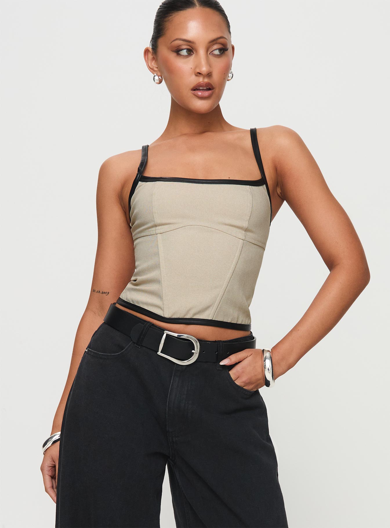 Thalorien Top Beige - Image 2