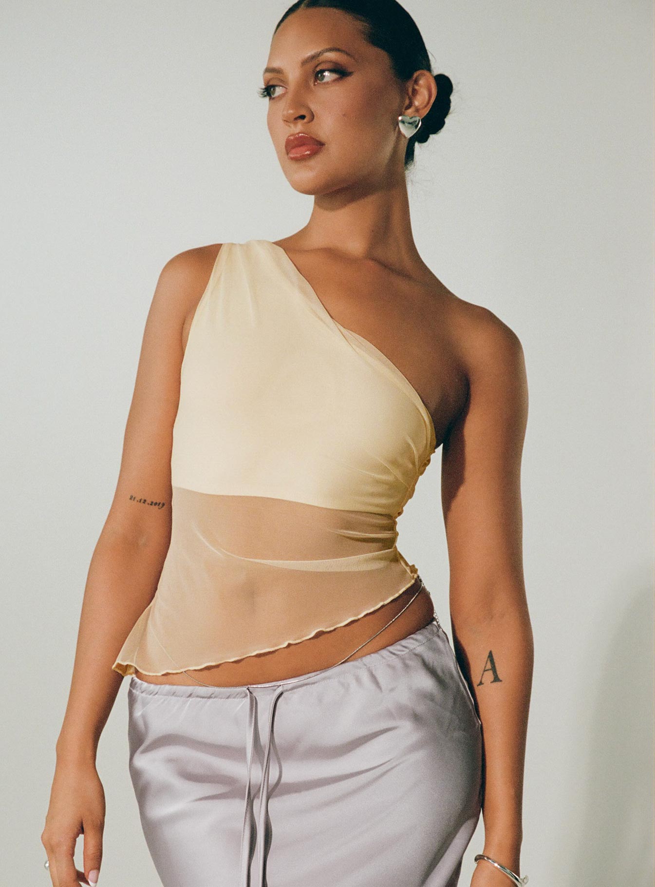 Gilda Asymmetric Top Cream - Image 3