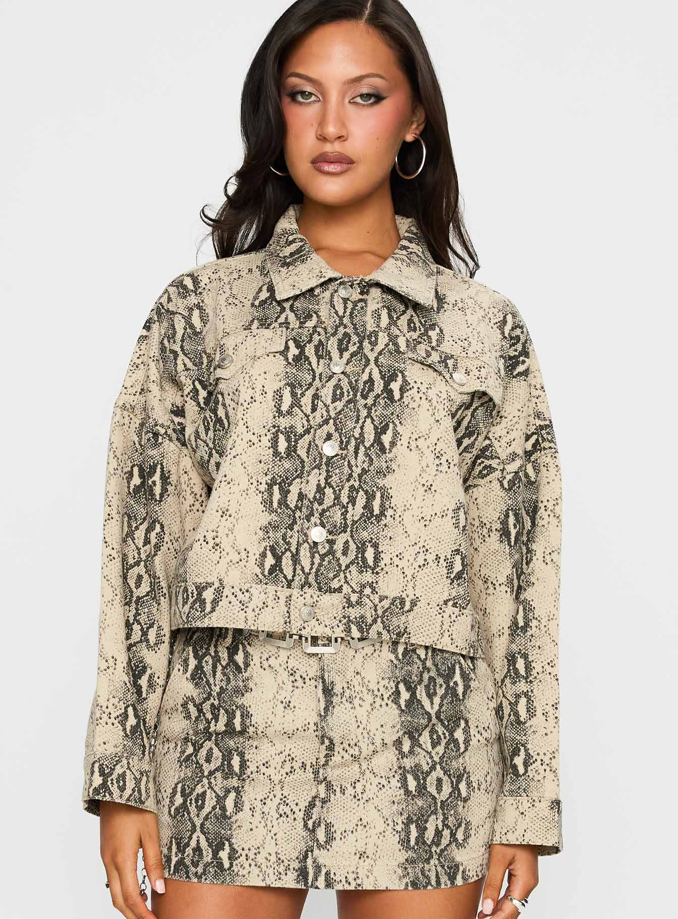 Venom Jacket Snake - Image 2