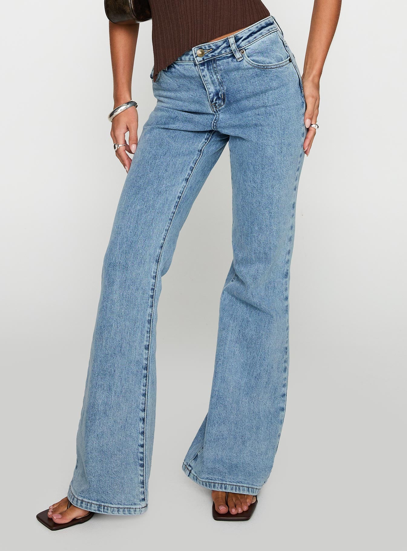 Magic Mirror Mid Rise Bootleg Jeans Ice Wash - Image 2