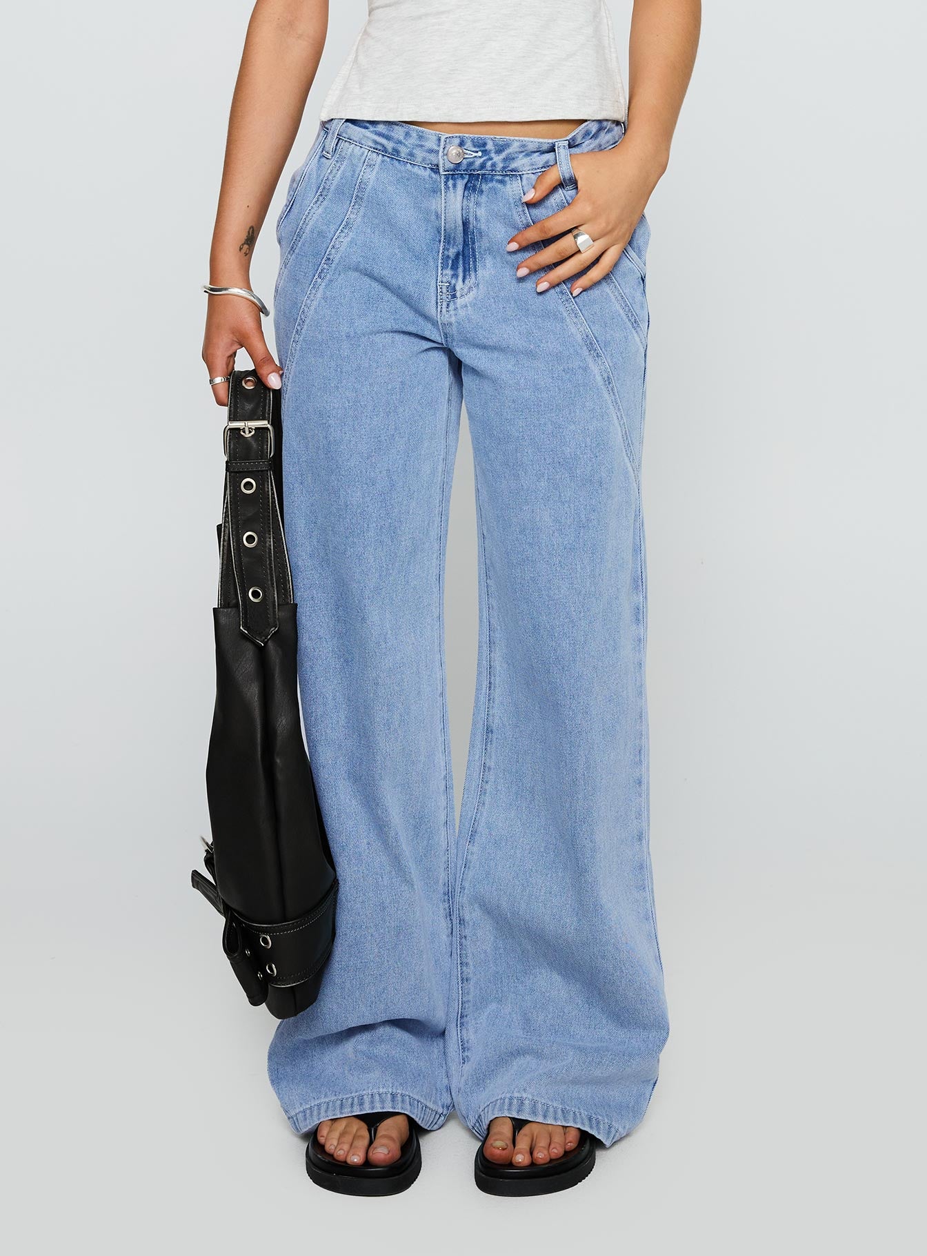 Reaper Mid Rise Baggy Jeans Light Blue Wash - Image 2