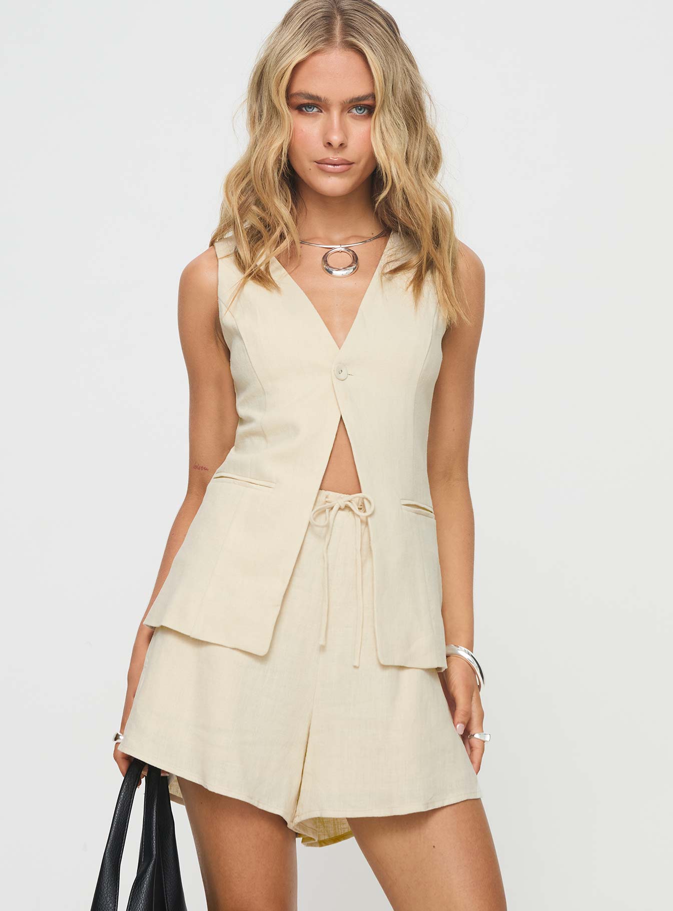 This Summer Linen Blend Shorts Sand - Image 2