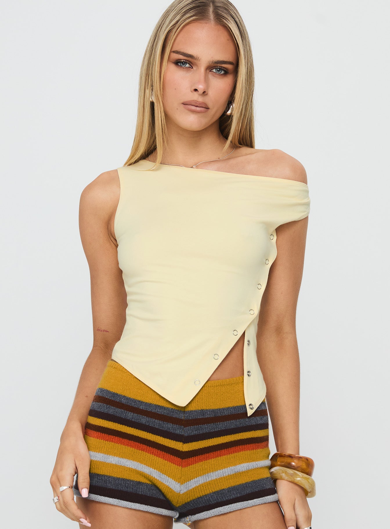 Karre Off The Shoulder Top Lemon - Image 2