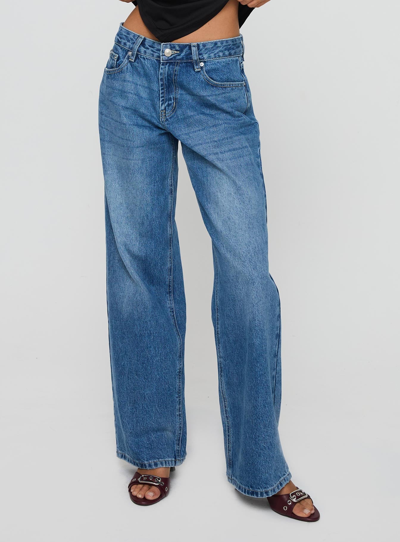Serenitia Mid Rise Relaxed Jeans Mid Blue Wash - Image 2