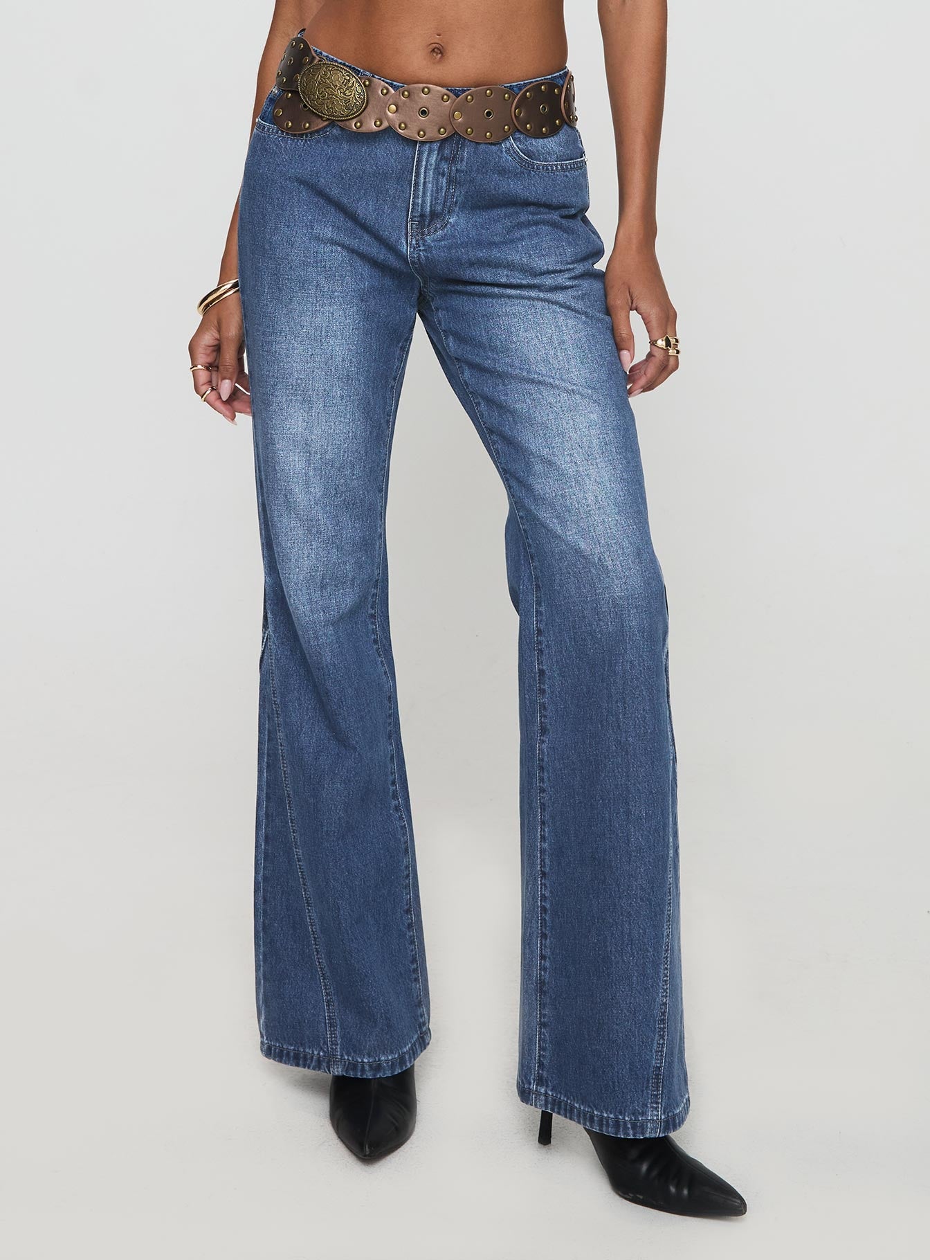 Leslee Mid Rise Flare Jean Mid Wash Blue - Image 2