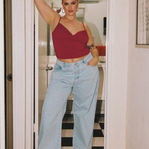 Arlington Straight Leg Denim Jeans Light Wash Curve