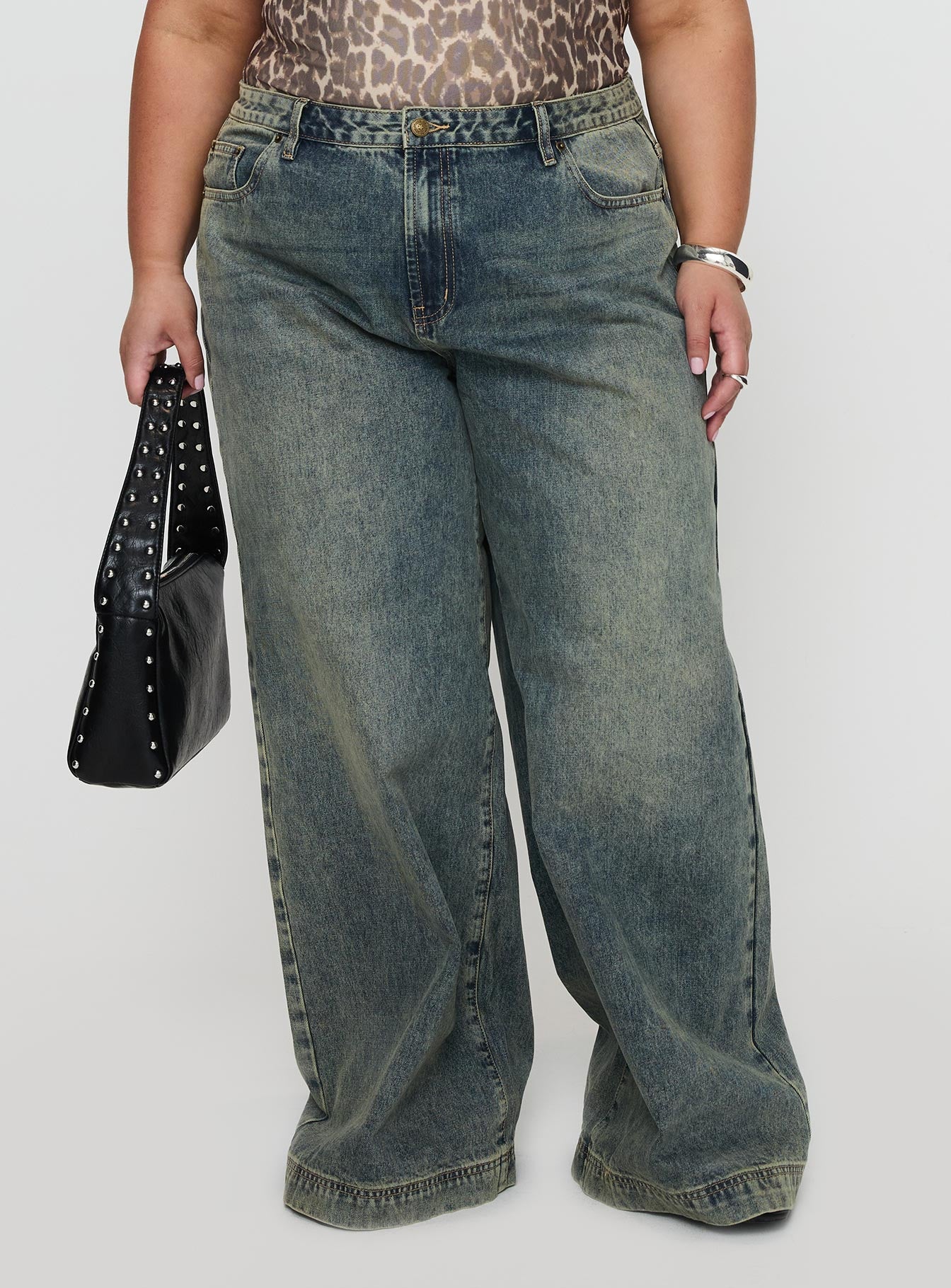 Ribbon Stamp Low Rise Wide Leg Jeans Antique Wash Curve - Image 2