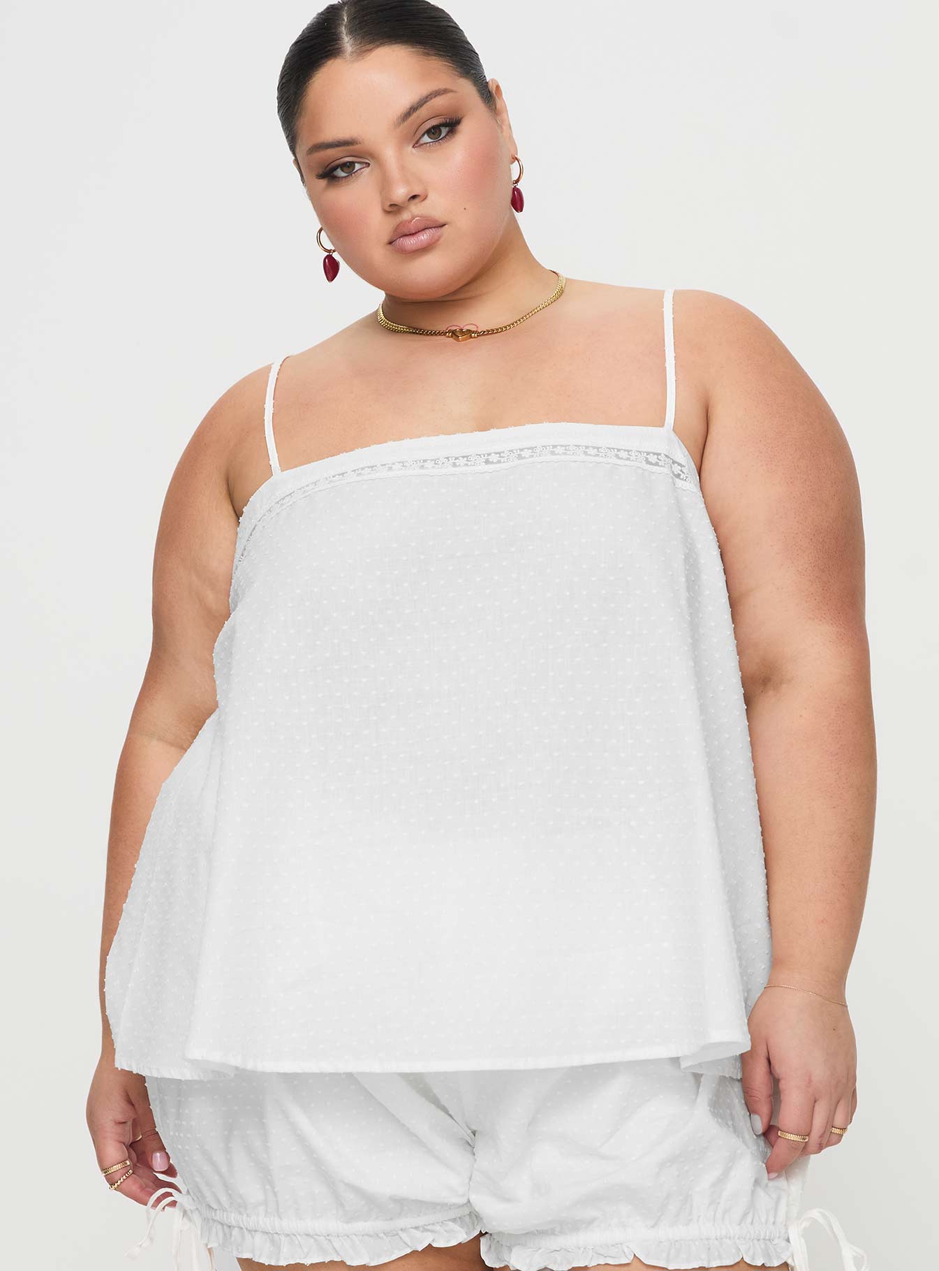 Invisible String Sleep Top White Curve - Image 2