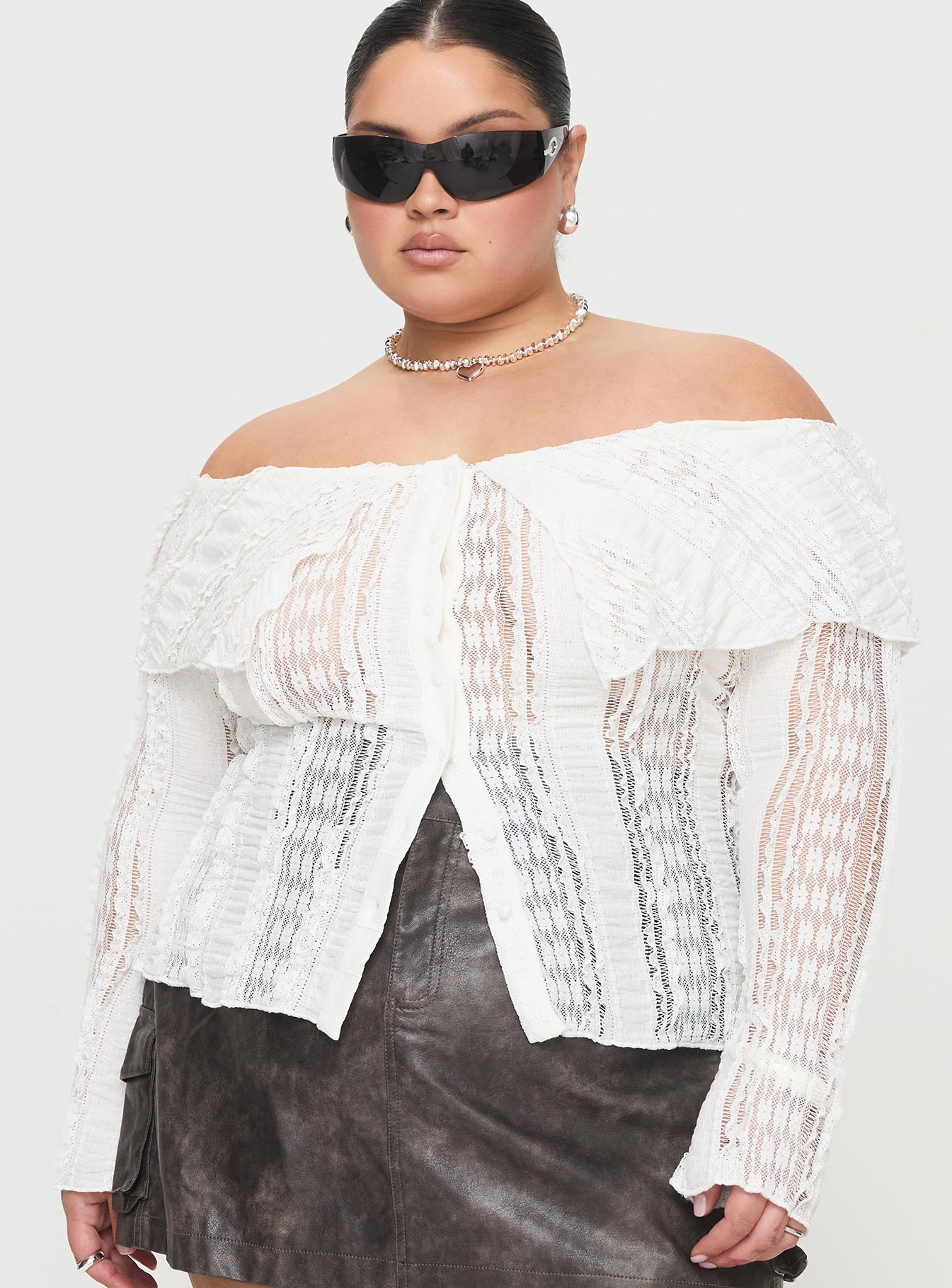 Lisbeth Off The Shoulder Top White Curve - Image 2