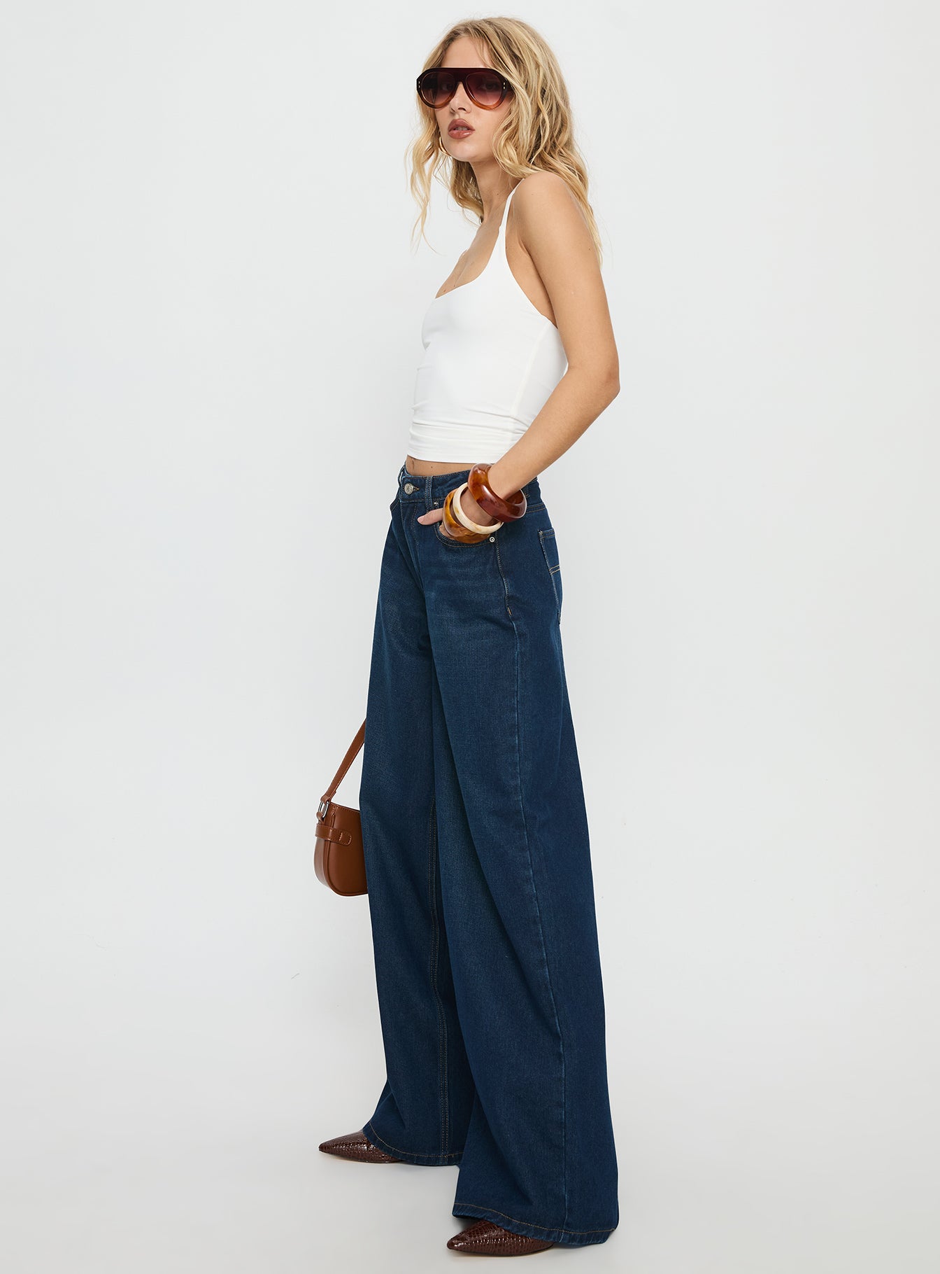 Naylor Mid Rise Wide Leg Jeans Mid Blue Denim - Image 4