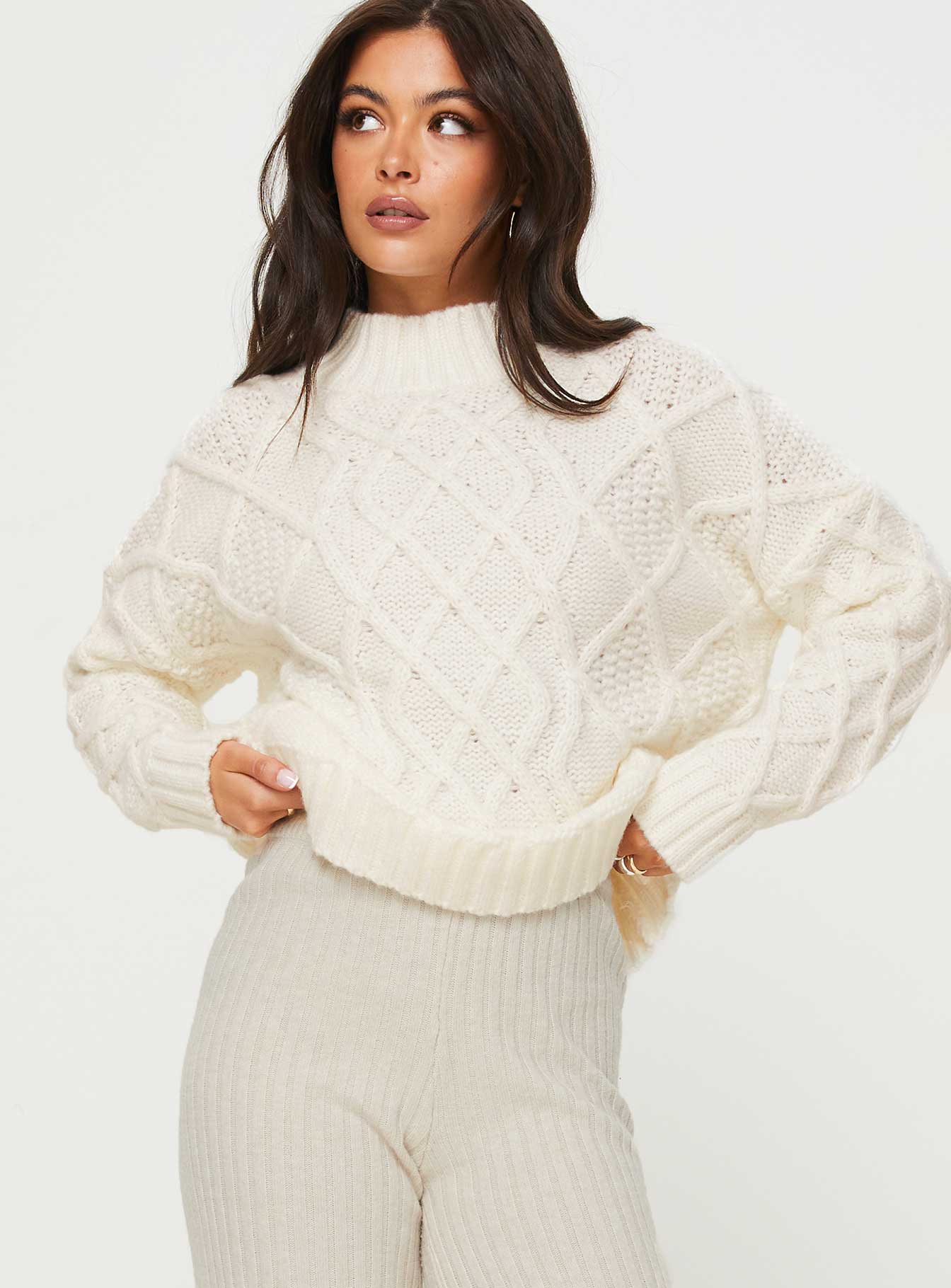Lewin Cable Knit Sweater Beige - Image 2