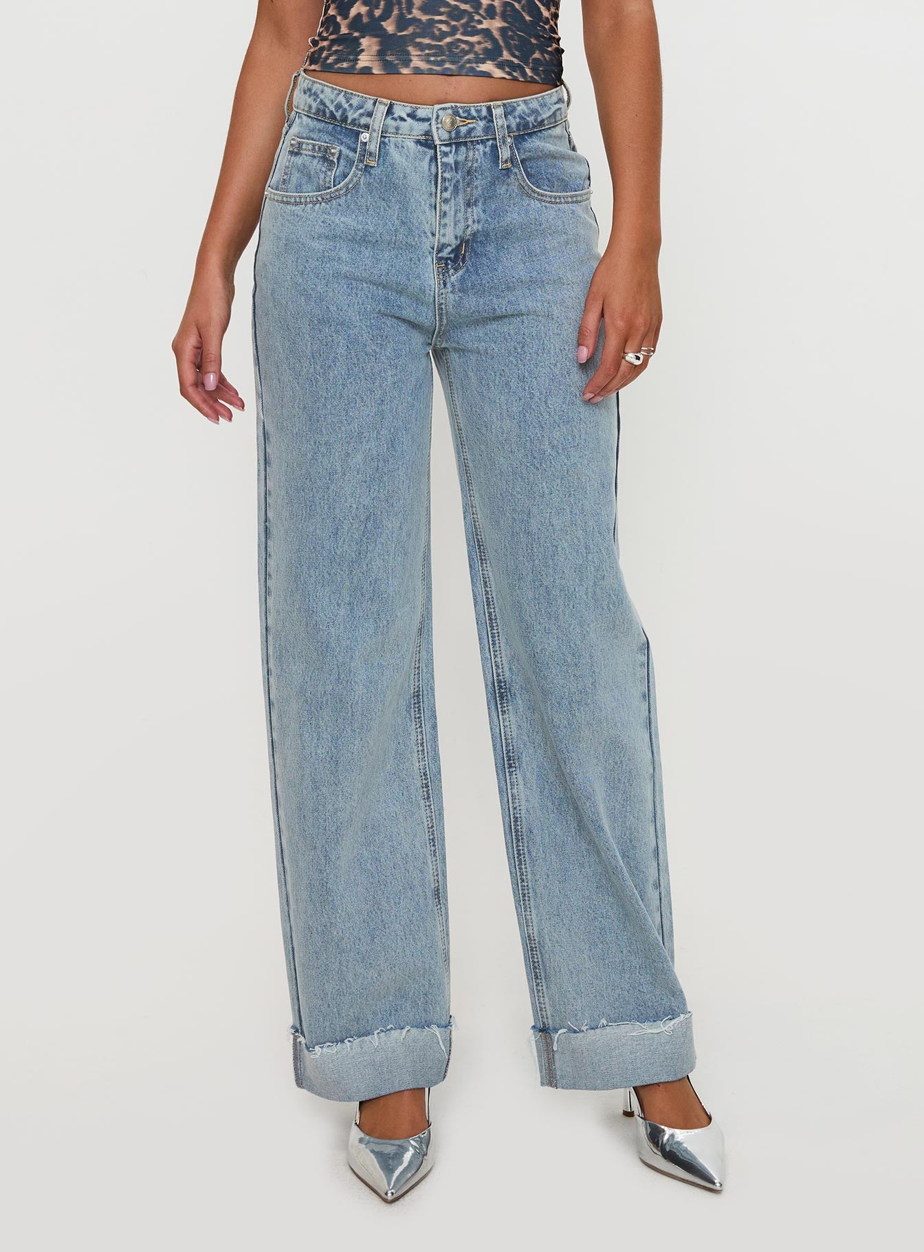 Ollie Mid Rise Straight Leg Jean Light Wash Denim - Image 2